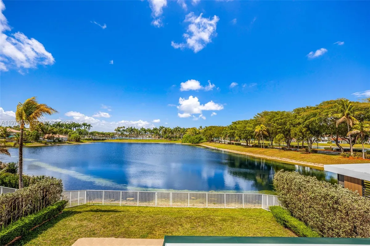 10917 NW 59th St, Doral FL 33178