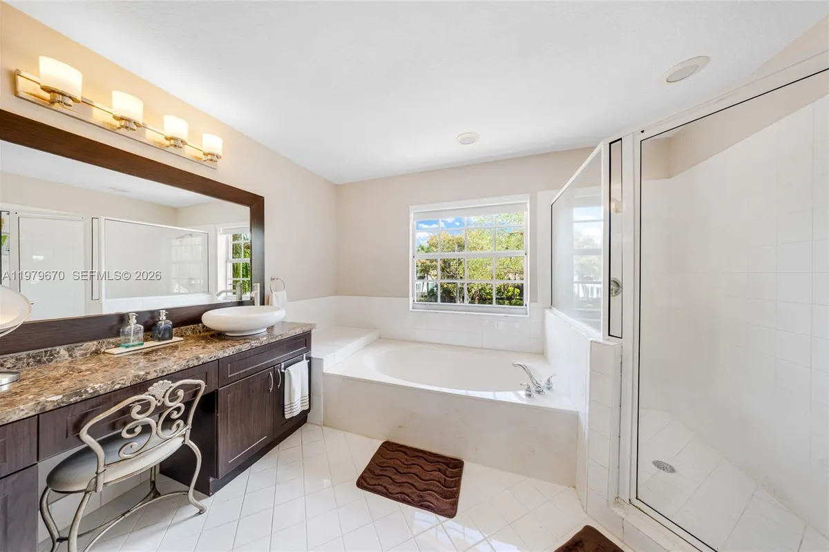 10917 NW 59th St, Doral FL 33178