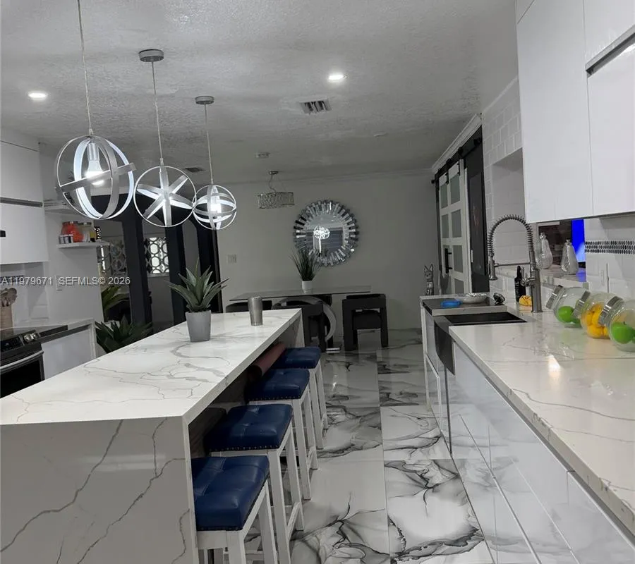 12121 SW 107th St, Miami FL 33186