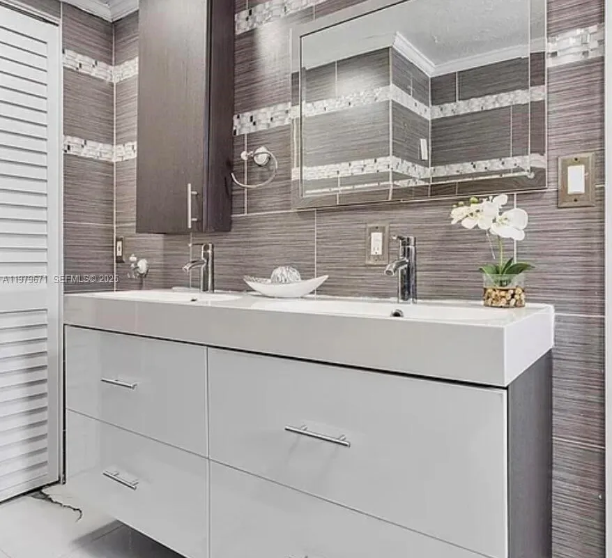 12121 SW 107th St, Miami FL 33186