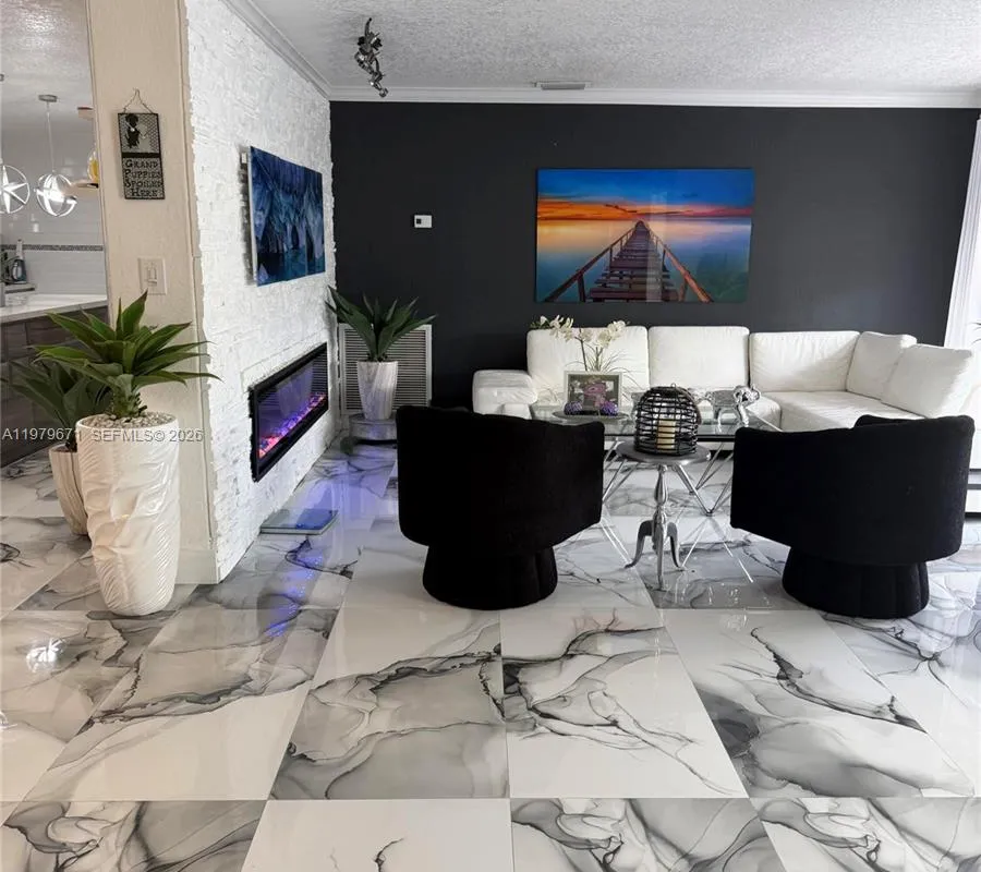 12121 SW 107th St, Miami FL 33186