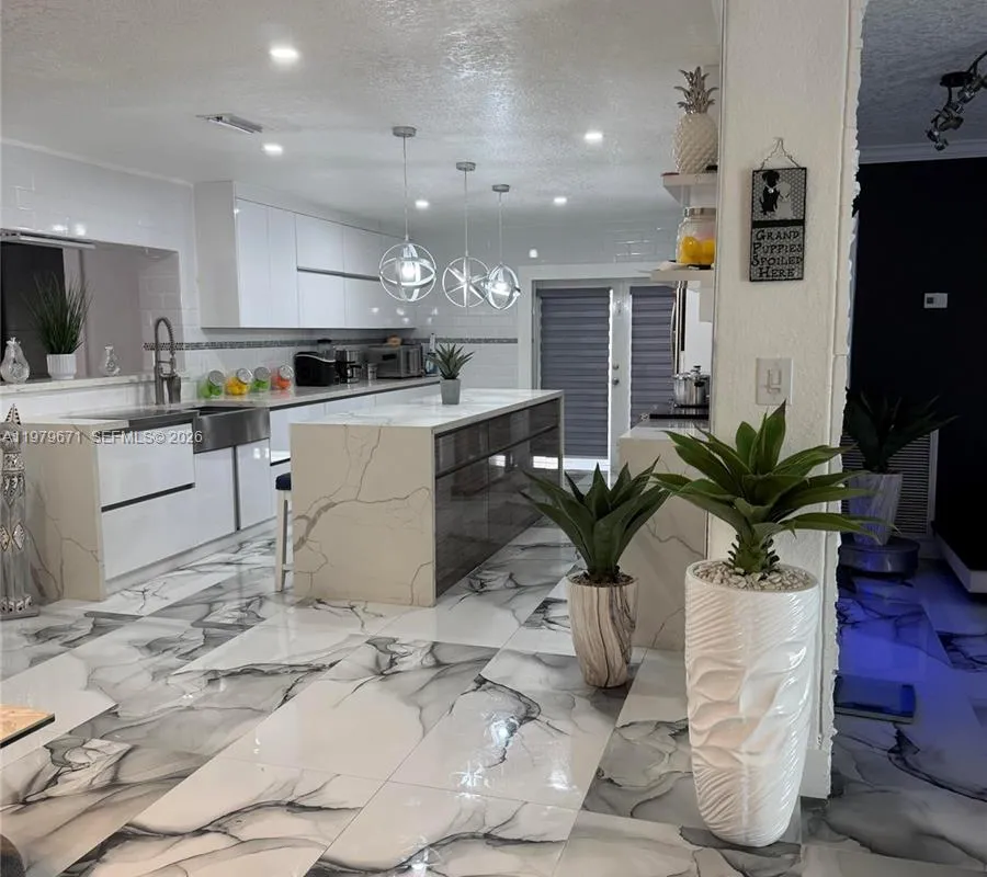 12121 SW 107th St, Miami FL 33186