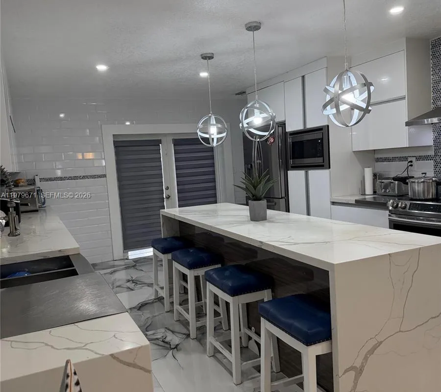 12121 SW 107th St, Miami FL 33186