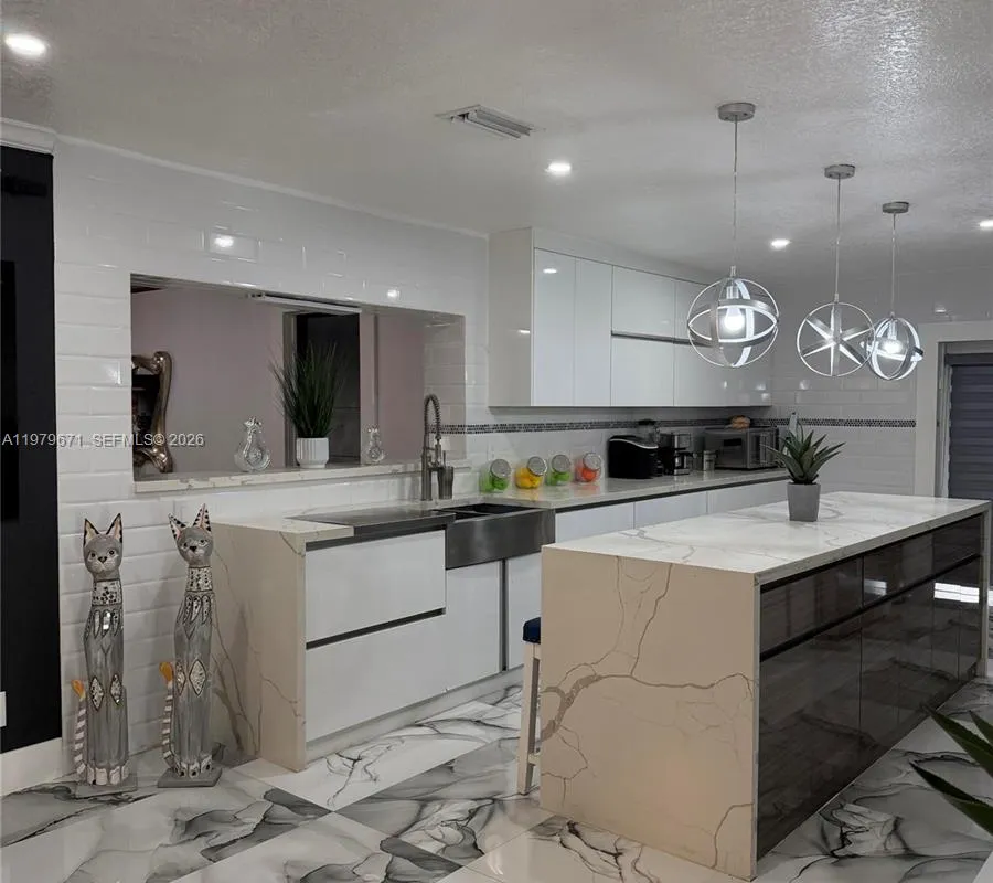 12121 SW 107th St, Miami FL 33186