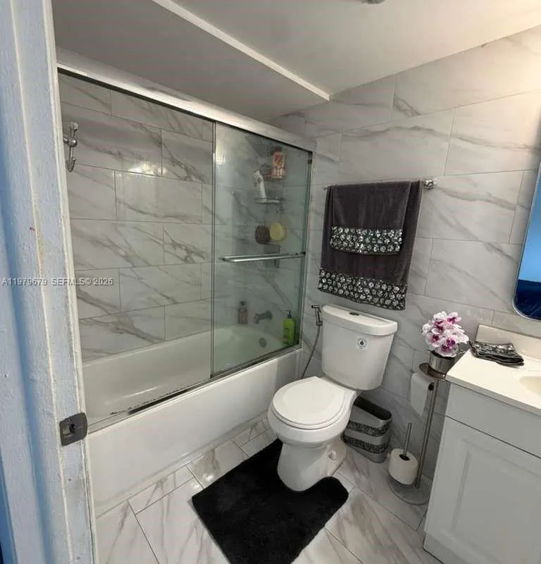 8209 SW 23rd Ct # 17C, North Lauderdale FL 33068