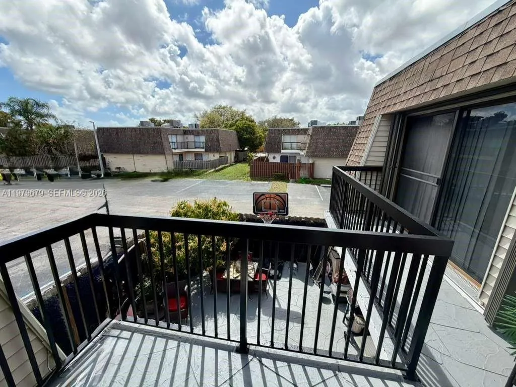 8209 SW 23rd Ct # 17C, North Lauderdale FL 33068