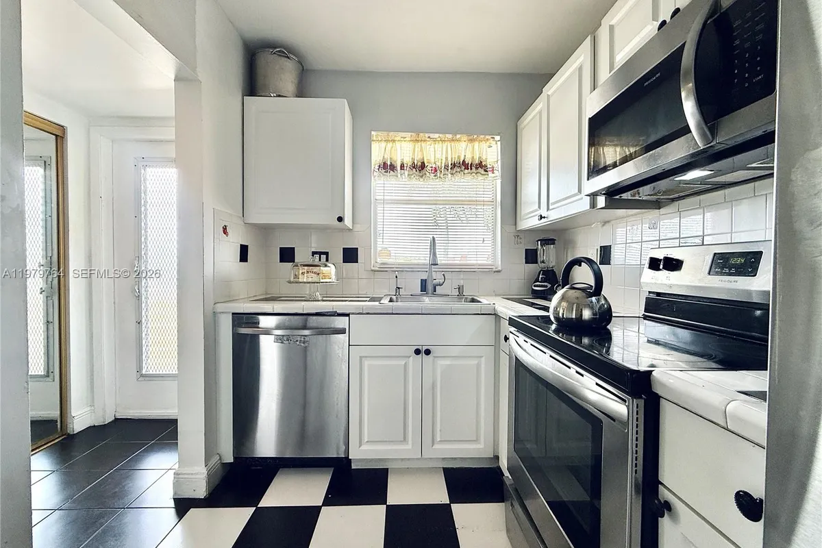 7891 N Sunrise Lakes Dr # 310, Sunrise FL 33322