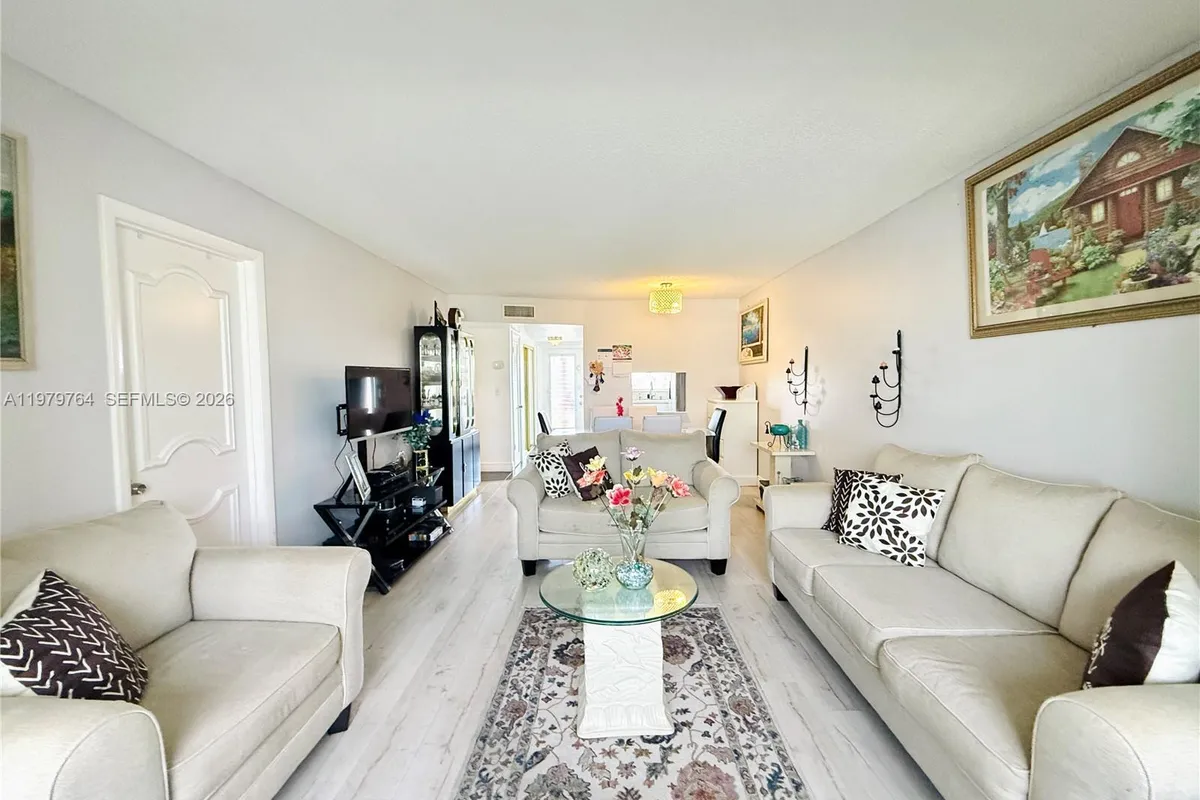 7891 N Sunrise Lakes Dr # 310, Sunrise FL 33322