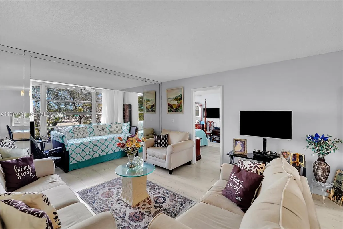 7891 N Sunrise Lakes Dr # 310, Sunrise FL 33322