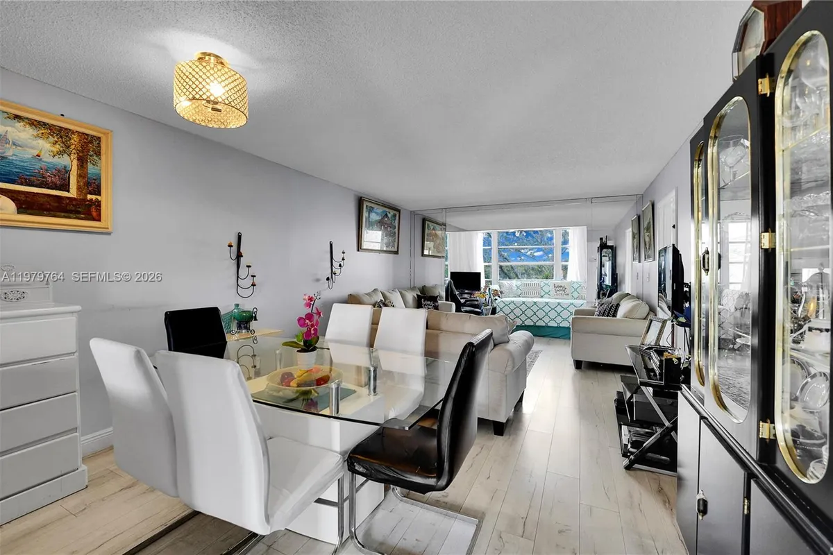 7891 N Sunrise Lakes Dr # 310, Sunrise FL 33322