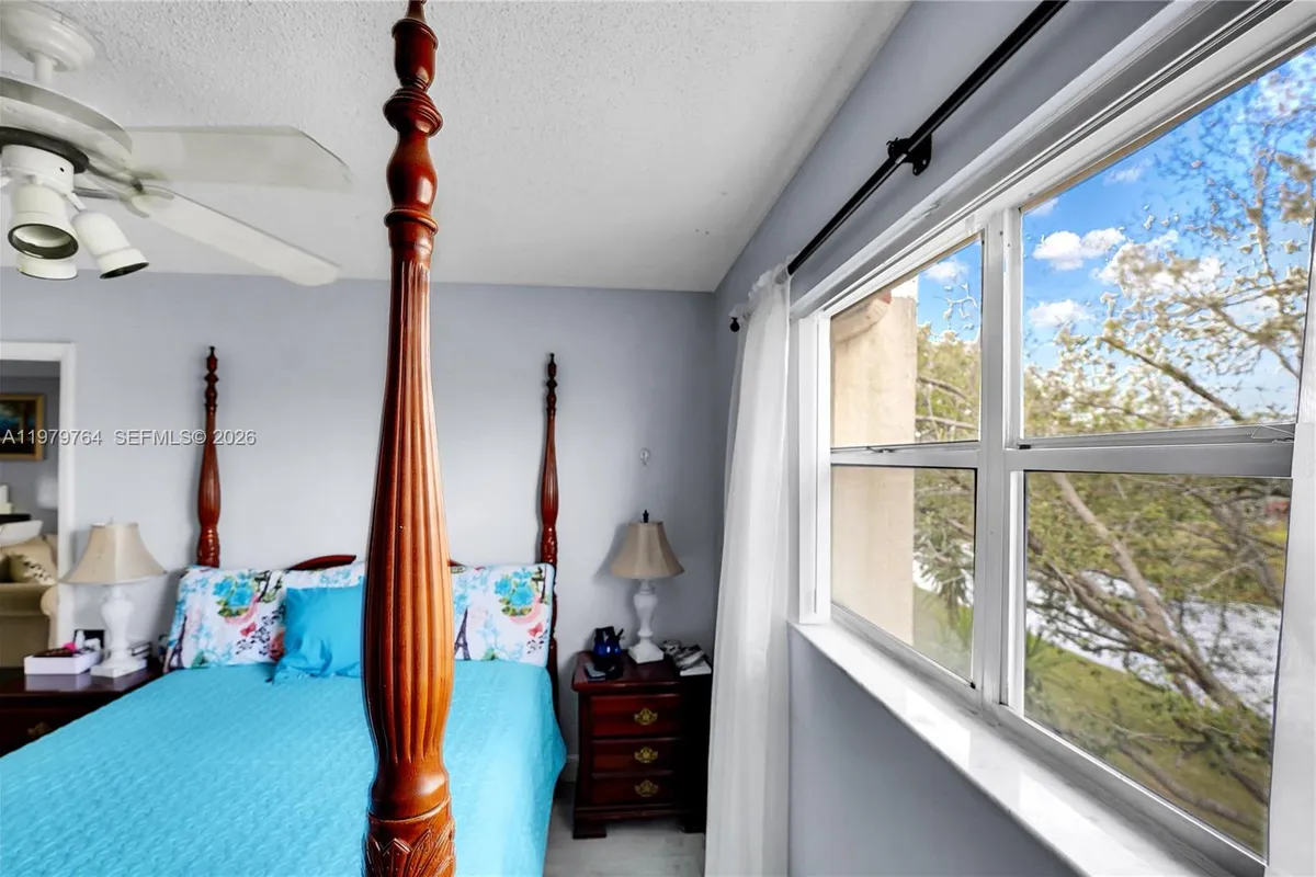 7891 N Sunrise Lakes Dr # 310, Sunrise FL 33322