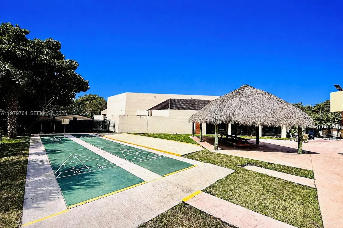 7891 N Sunrise Lakes Dr # 310, Sunrise FL 33322