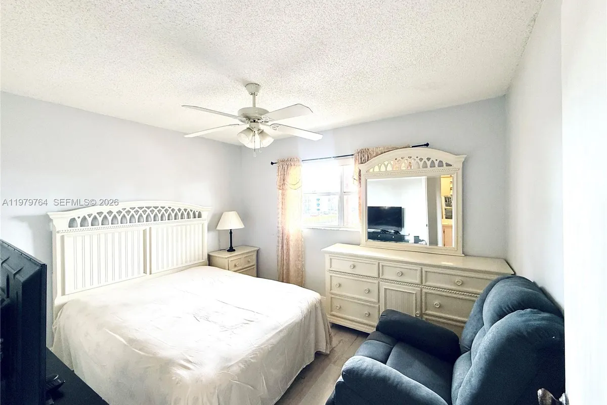 7891 N Sunrise Lakes Dr # 310, Sunrise FL 33322