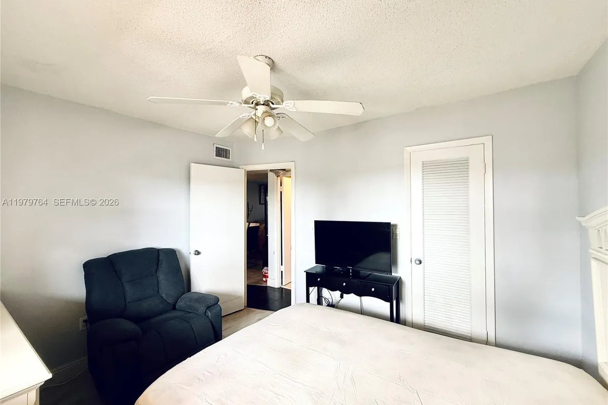 7891 N Sunrise Lakes Dr # 310, Sunrise FL 33322