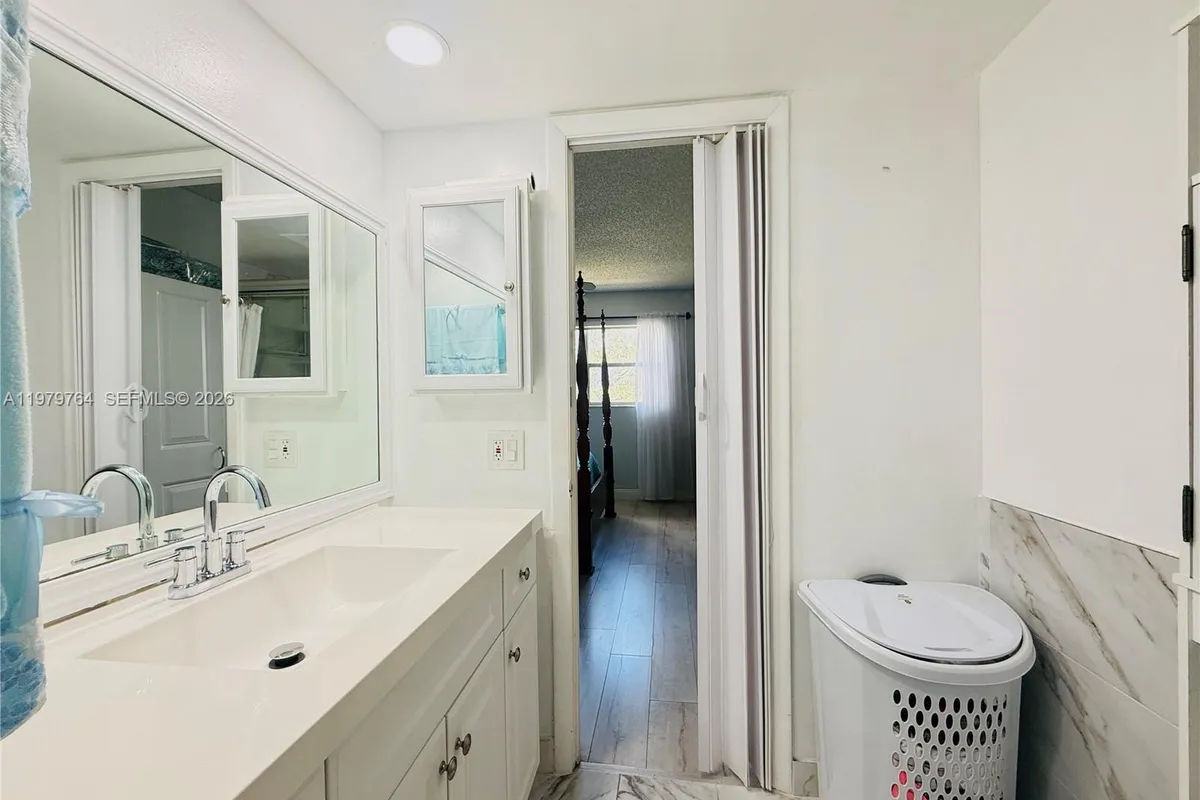 7891 N Sunrise Lakes Dr # 310, Sunrise FL 33322