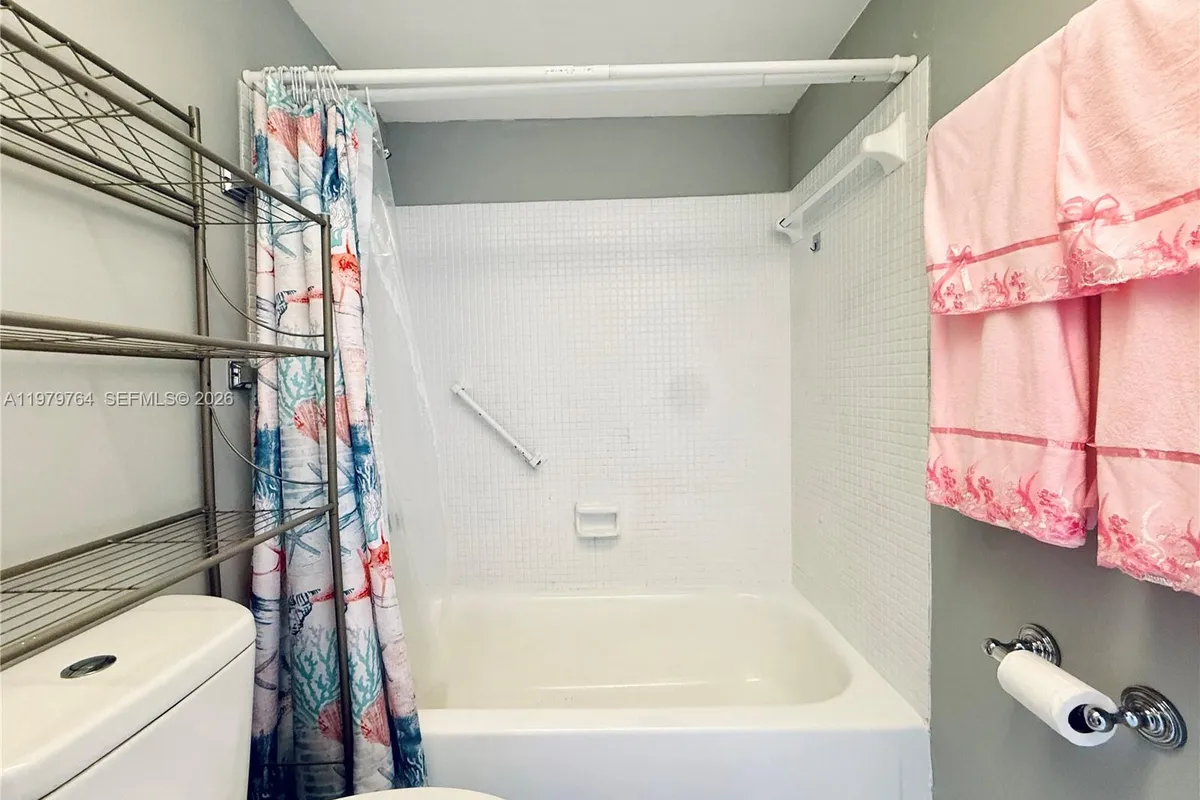 7891 N Sunrise Lakes Dr # 310, Sunrise FL 33322