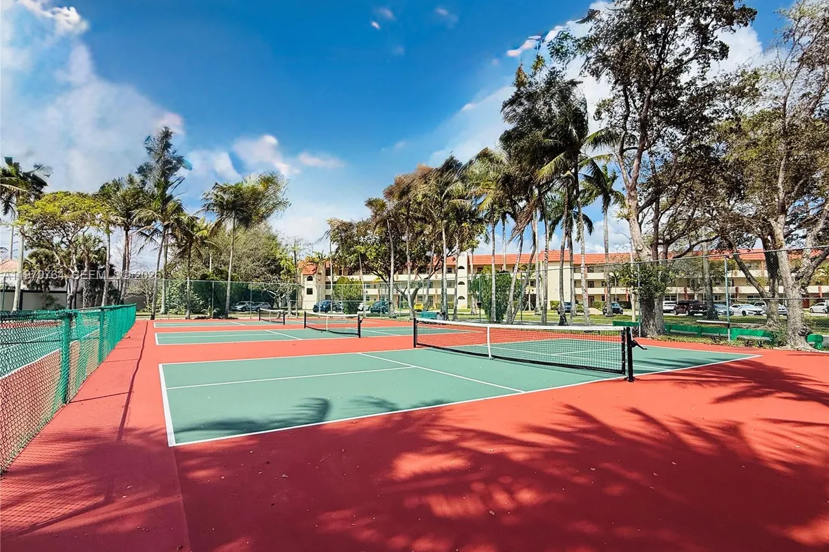 7891 N Sunrise Lakes Dr # 310, Sunrise FL 33322