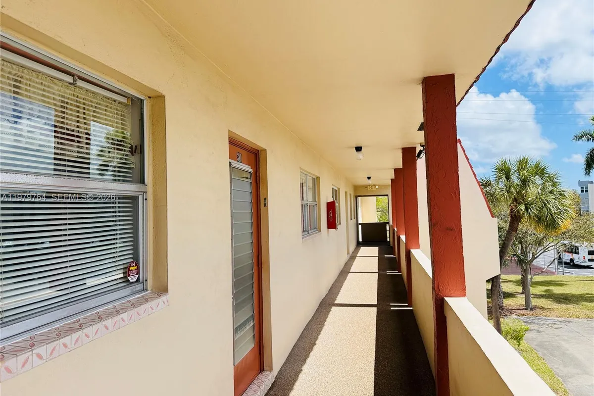 7891 N Sunrise Lakes Dr # 310, Sunrise FL 33322