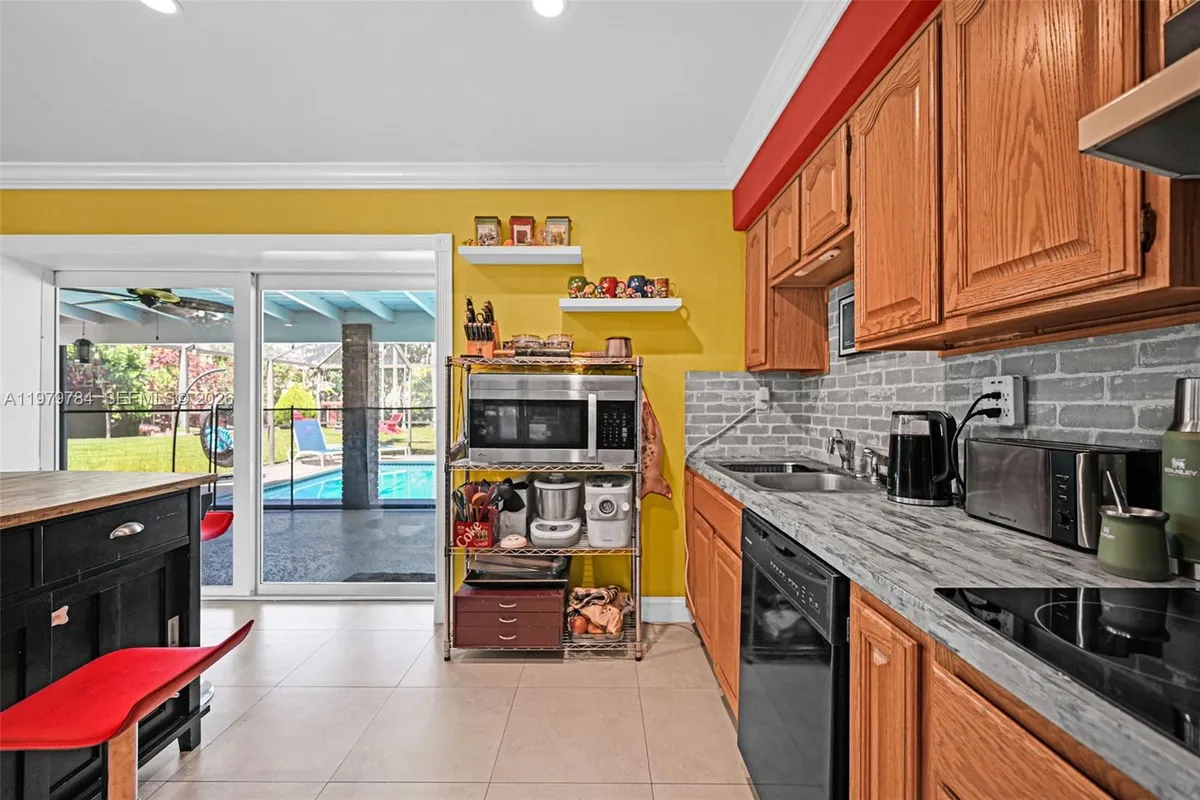 8935 SW 186th Ter, Cutler Bay FL 33157