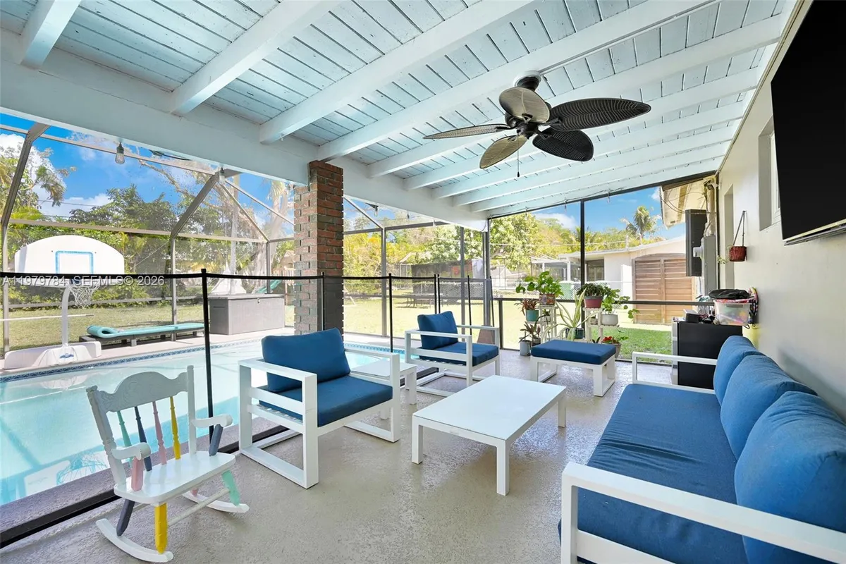 8935 SW 186th Ter, Cutler Bay FL 33157