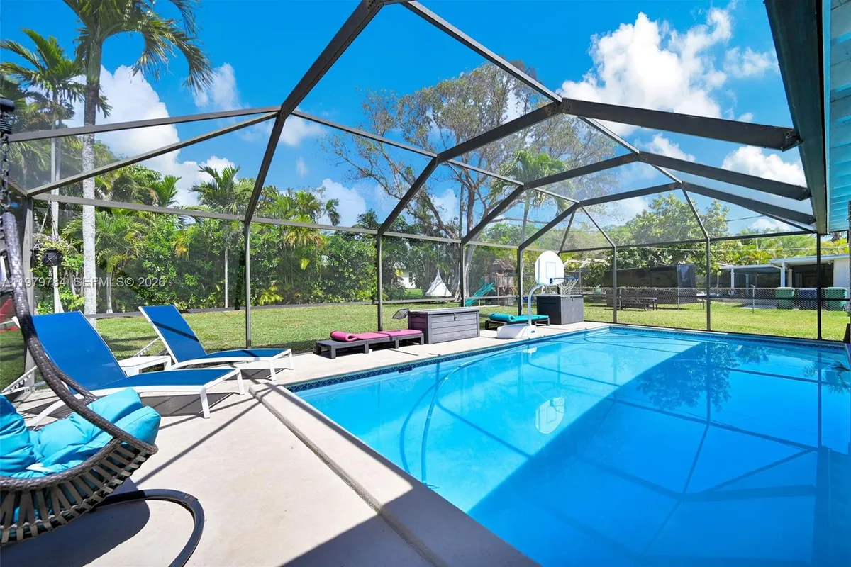 8935 SW 186th Ter, Cutler Bay FL 33157