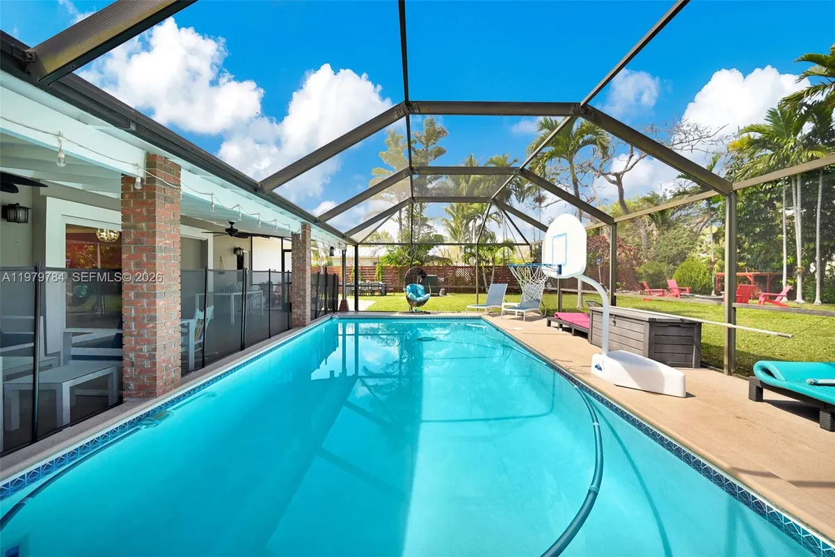 8935 SW 186th Ter, Cutler Bay FL 33157