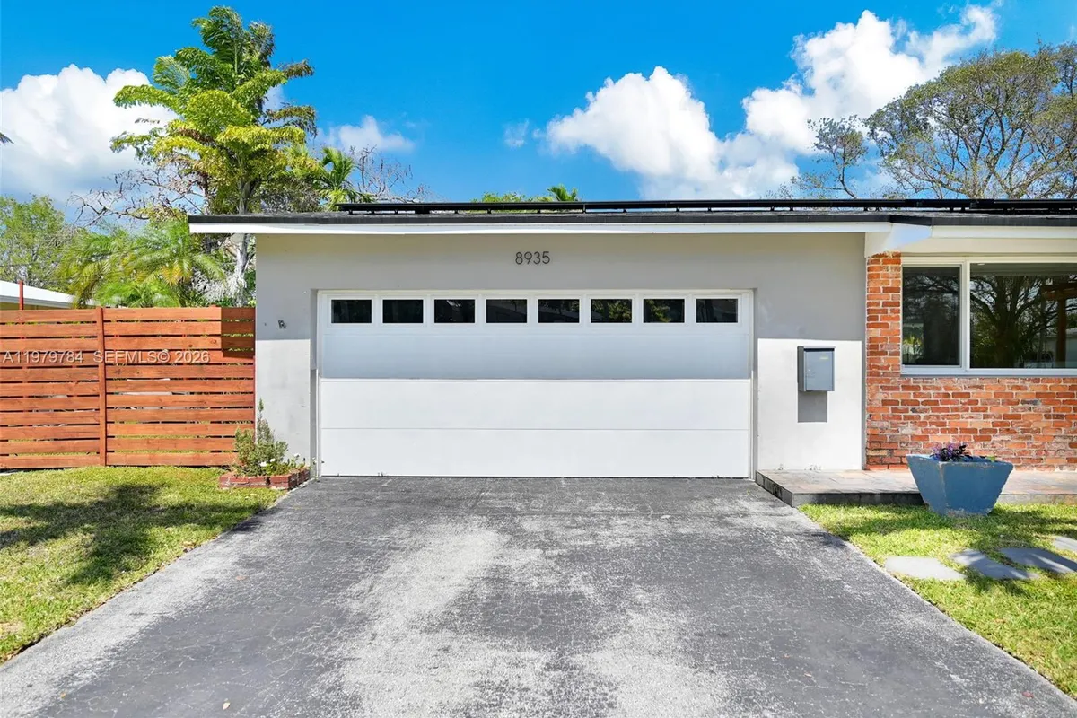 8935 SW 186th Ter, Cutler Bay FL 33157