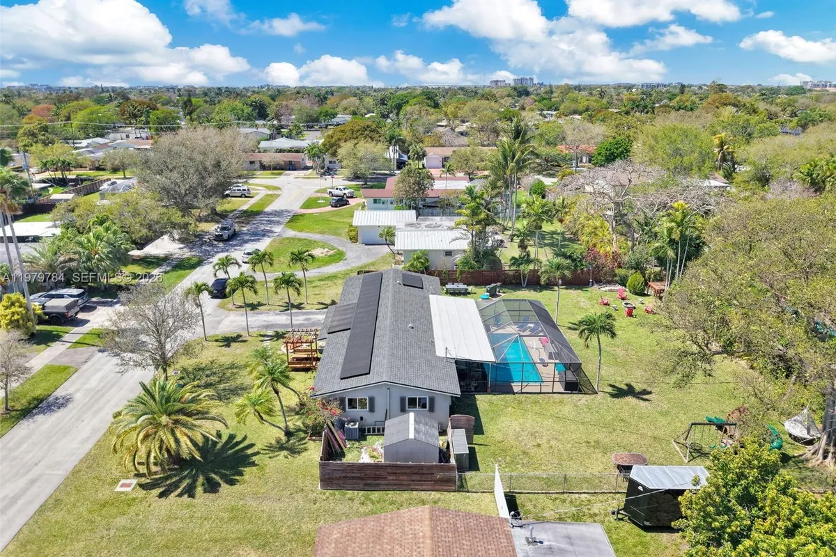 8935 SW 186th Ter, Cutler Bay FL 33157