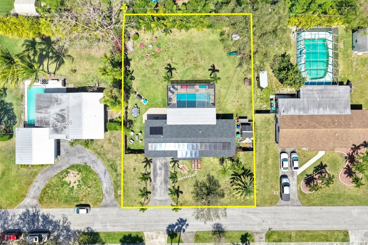 8935 SW 186th Ter, Cutler Bay FL 33157