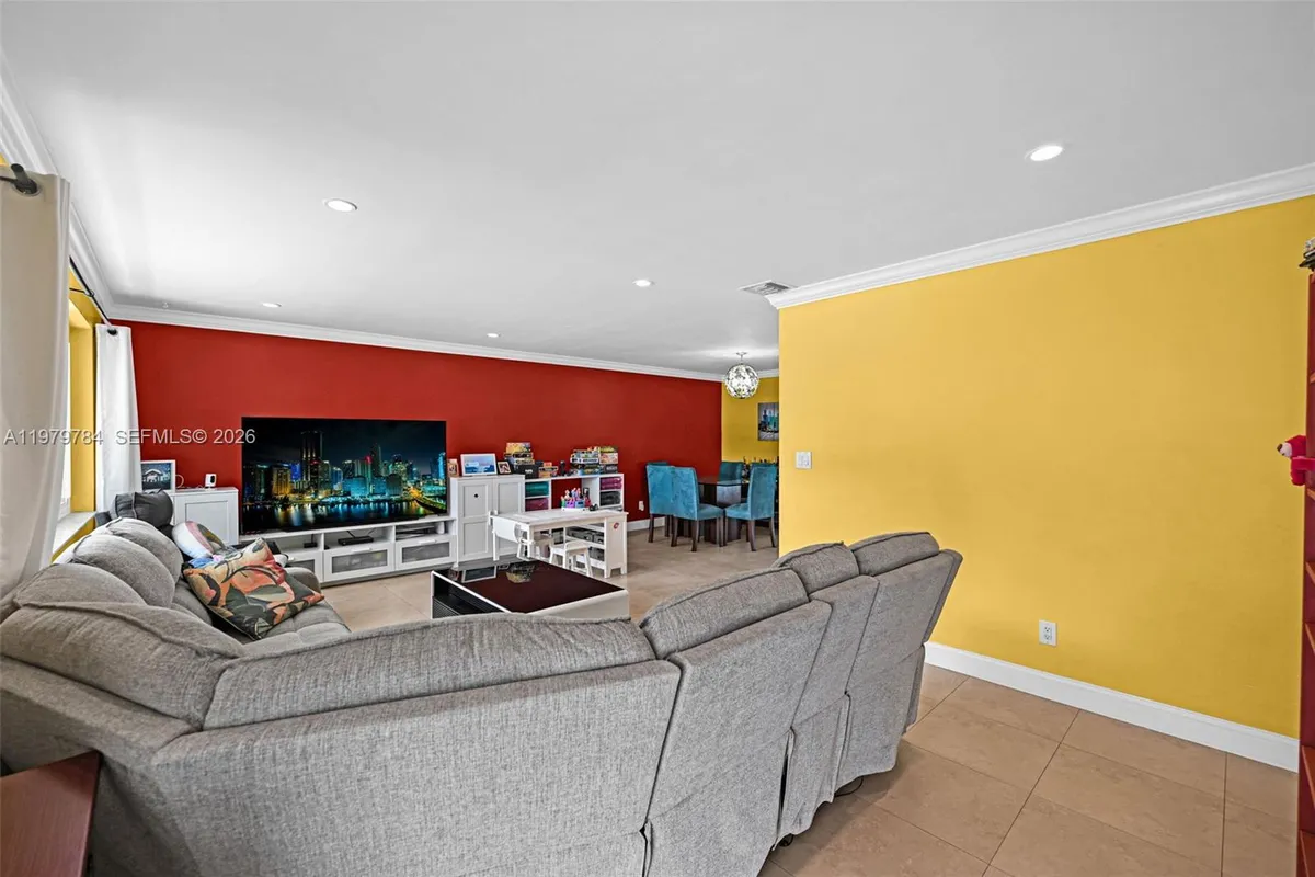 8935 SW 186th Ter, Cutler Bay FL 33157