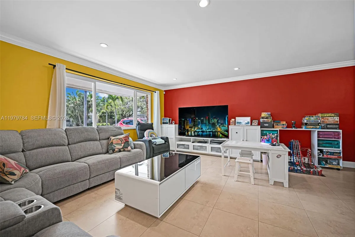 8935 SW 186th Ter, Cutler Bay FL 33157