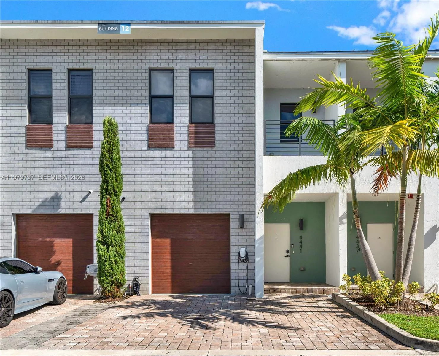 4441 NW 9th St, Plantation FL 33317