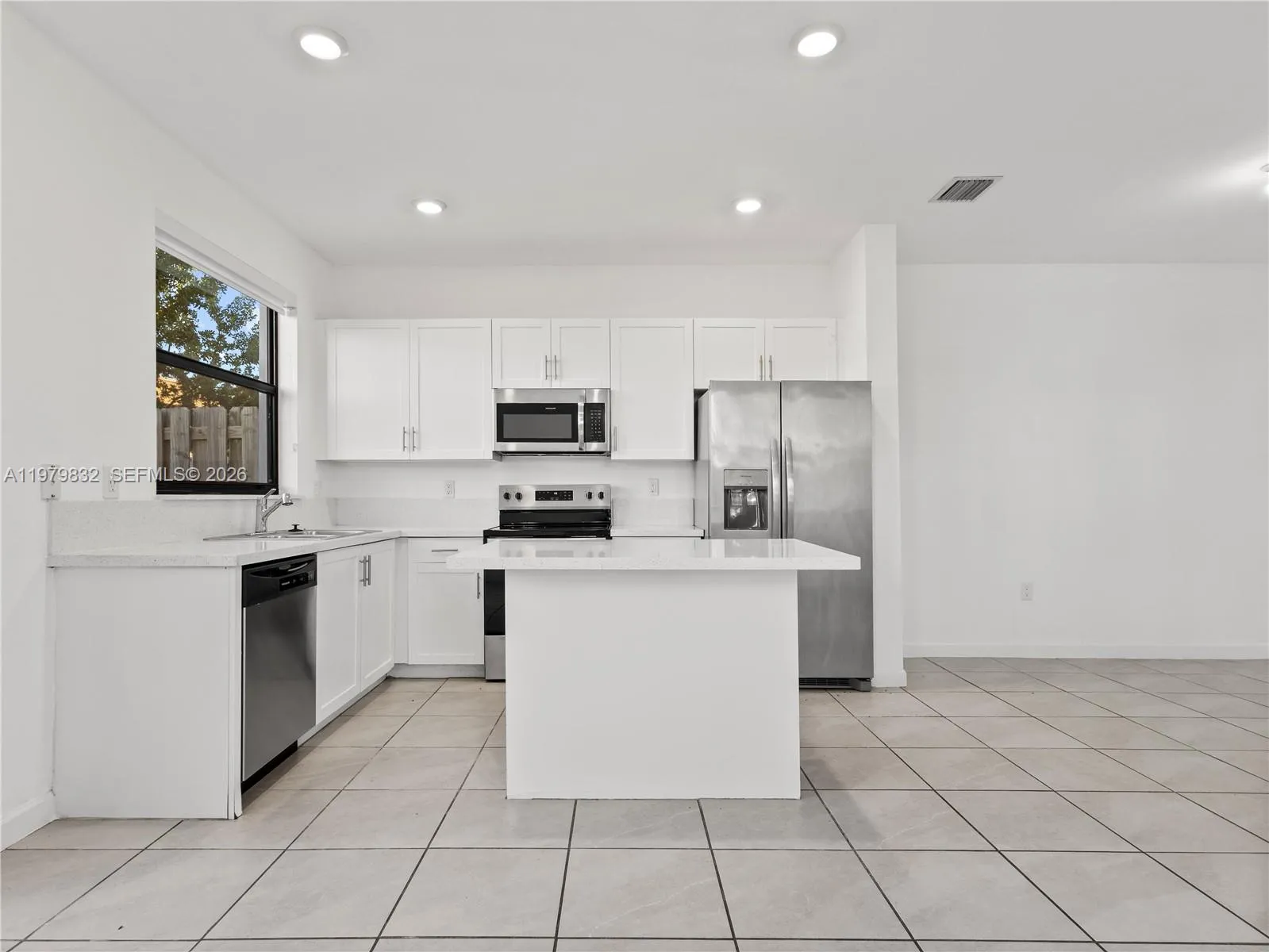 21089 NE 8th Ave, Miami FL 33179