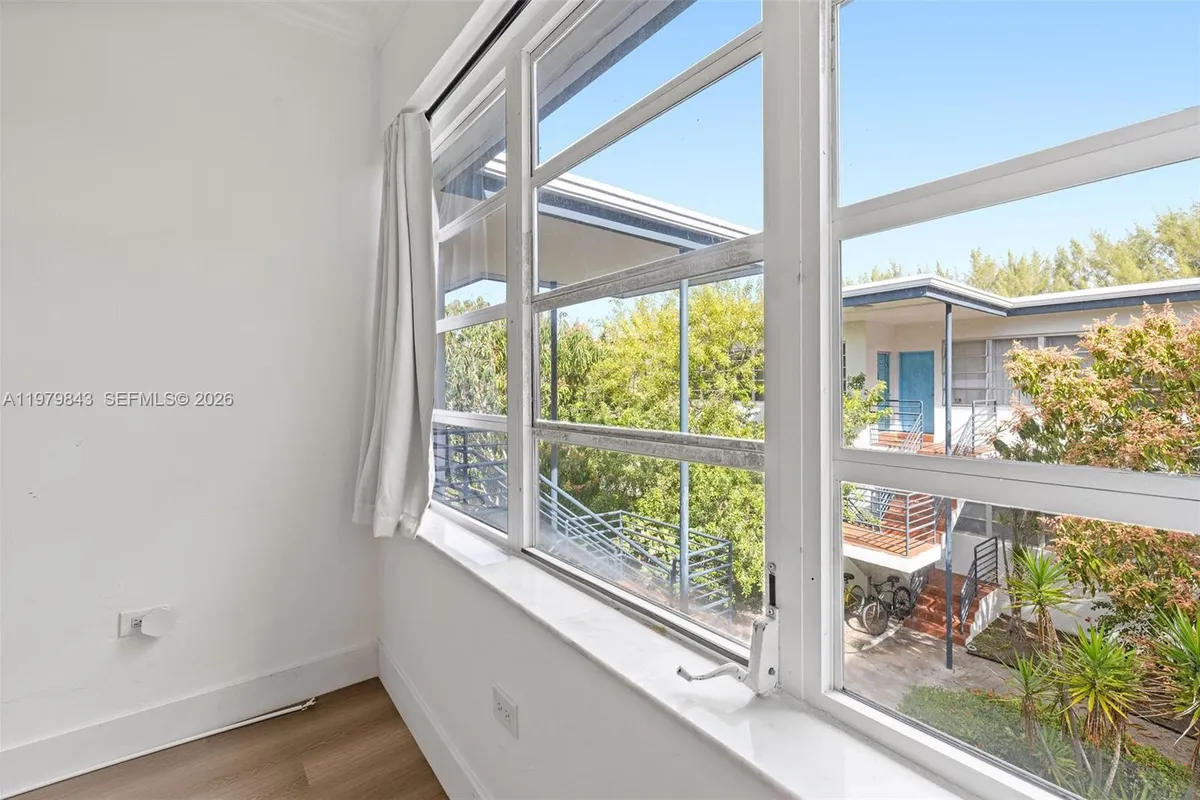 4710 Pine Tree Dr # 26, Miami Beach FL 33140