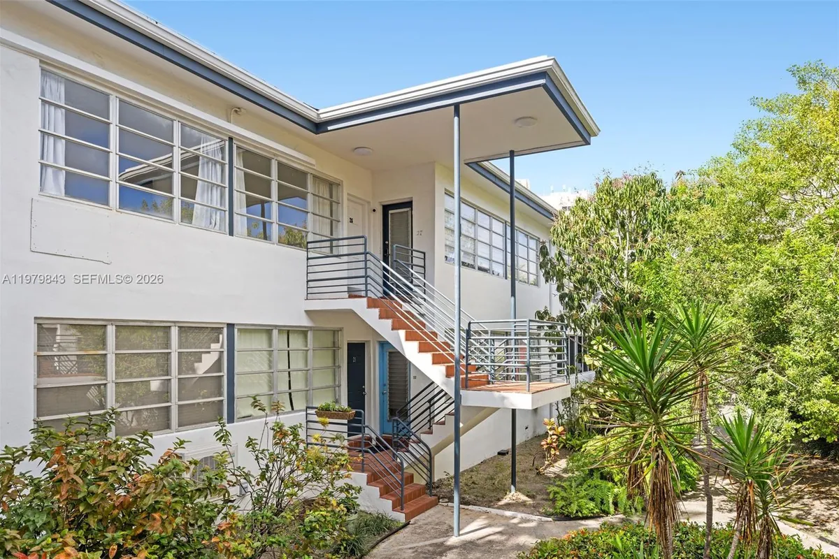 4710 Pine Tree Dr # 26, Miami Beach FL 33140