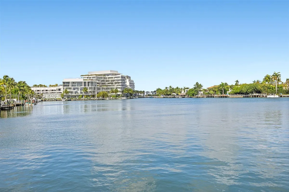 4710 Pine Tree Dr # 26, Miami Beach FL 33140