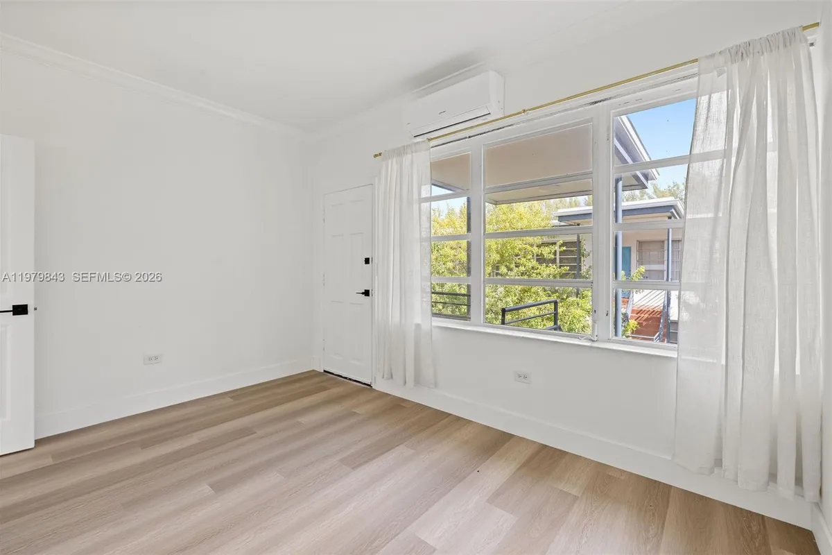 4710 Pine Tree Dr # 26, Miami Beach FL 33140