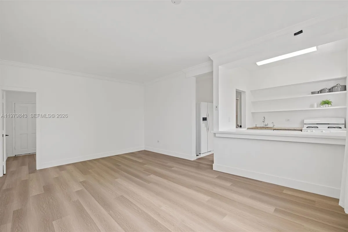 4710 Pine Tree Dr # 26, Miami Beach FL 33140