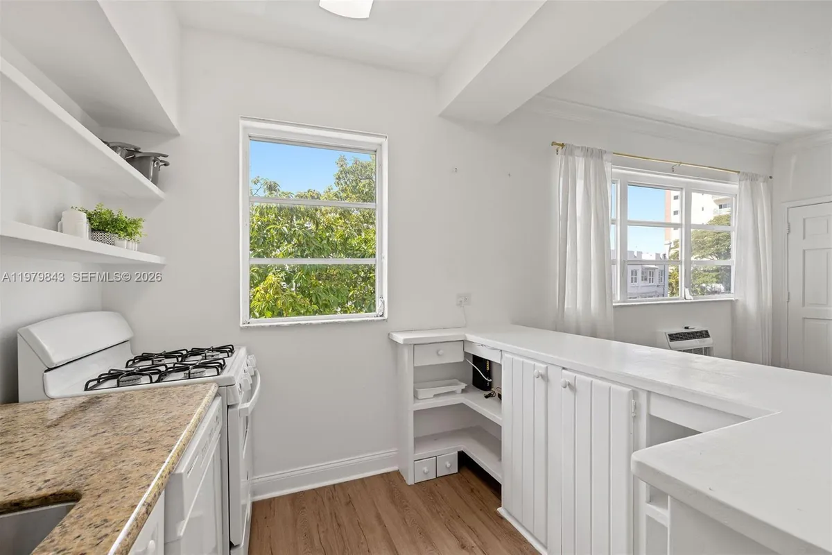 4710 Pine Tree Dr # 26, Miami Beach FL 33140