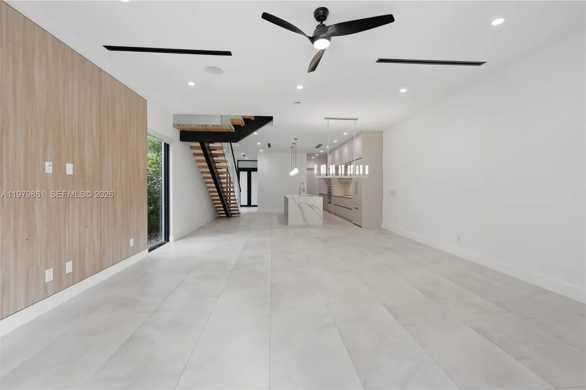 609 NE 8th Ave # B, Fort Lauderdale FL 33304