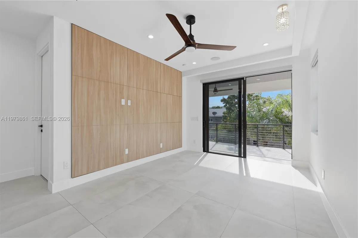 609 NE 8th Ave # B, Fort Lauderdale FL 33304