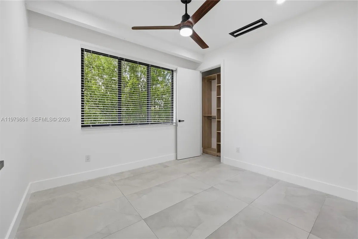 609 NE 8th Ave # B, Fort Lauderdale FL 33304