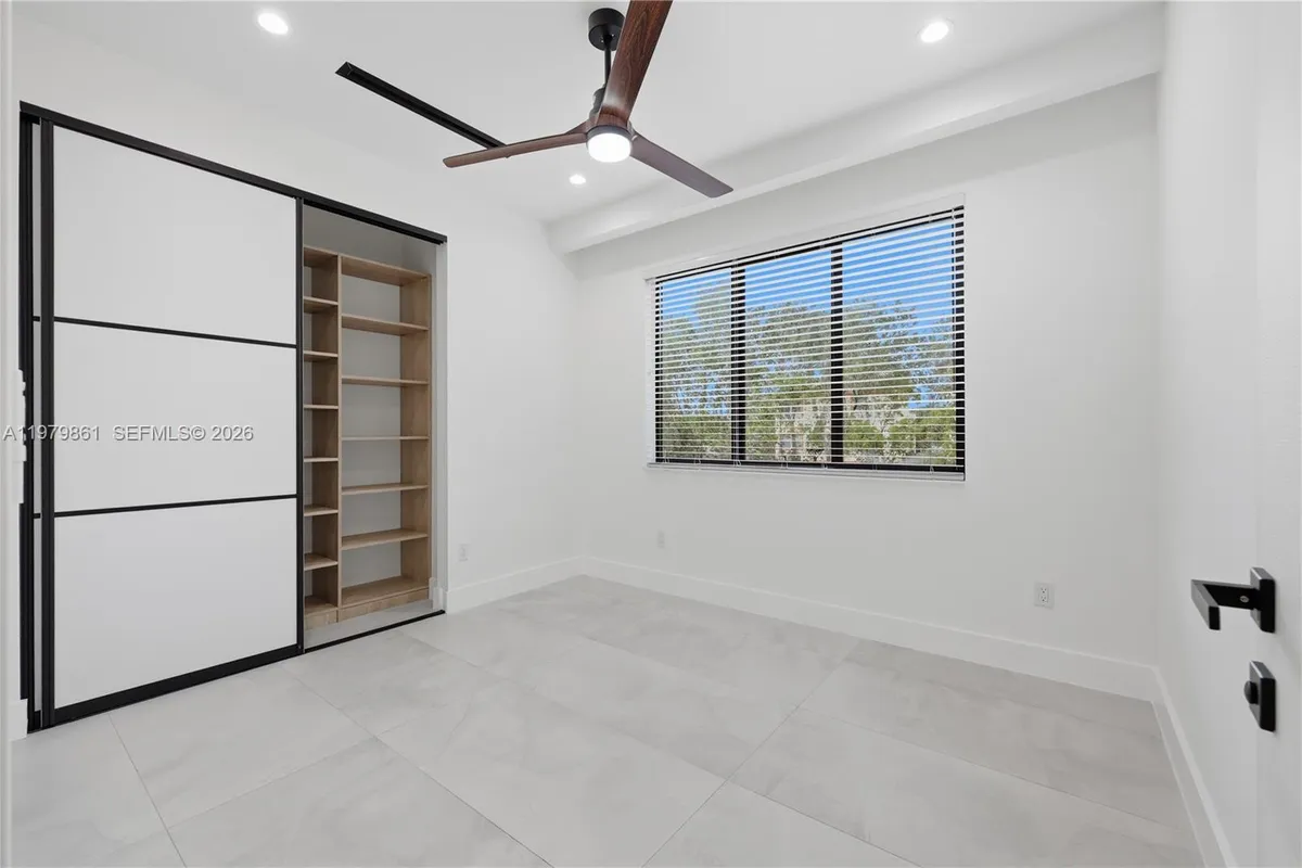 609 NE 8th Ave # B, Fort Lauderdale FL 33304