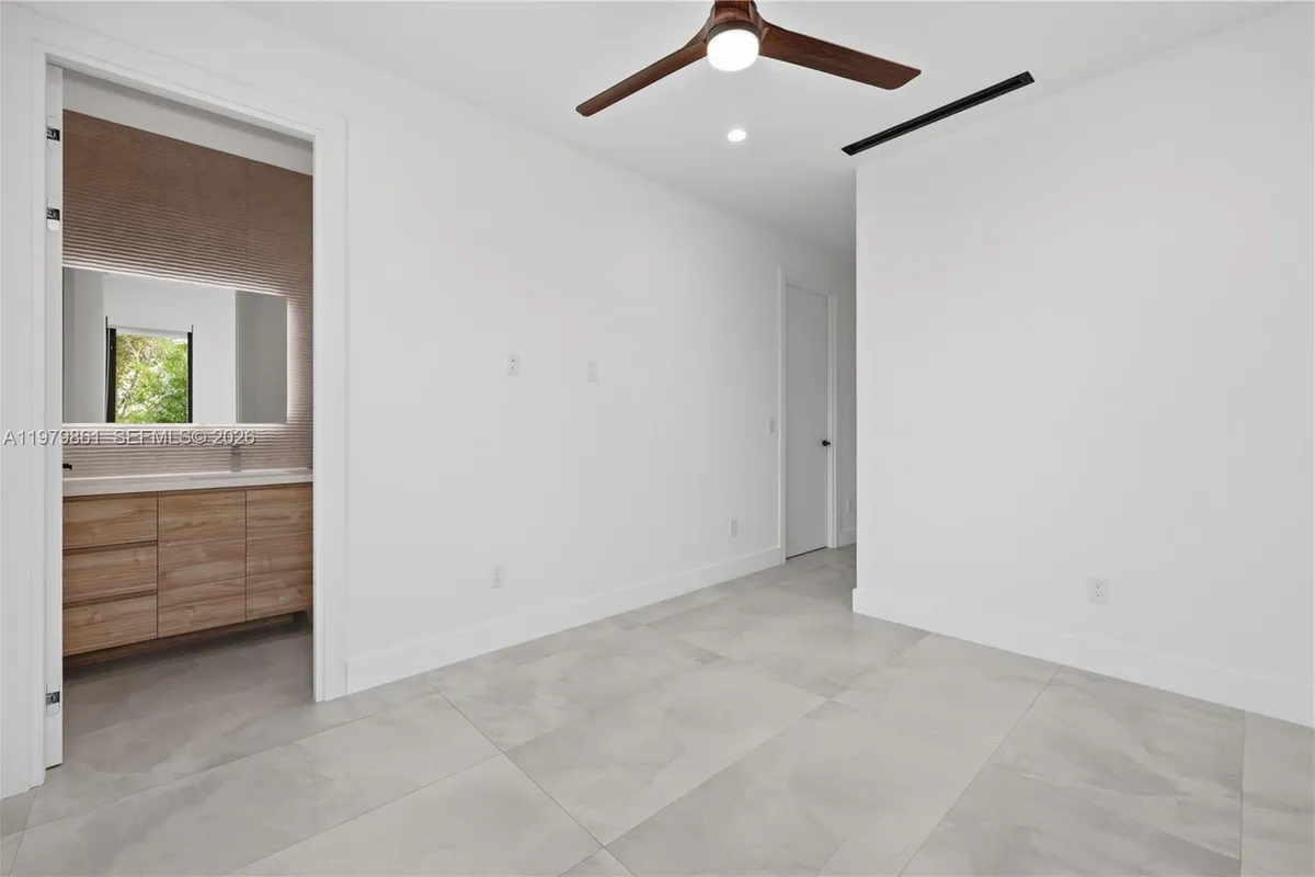 609 NE 8th Ave # B, Fort Lauderdale FL 33304