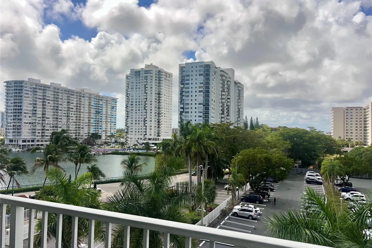 2801 NE 183rd St # 507W, Aventura FL 33160