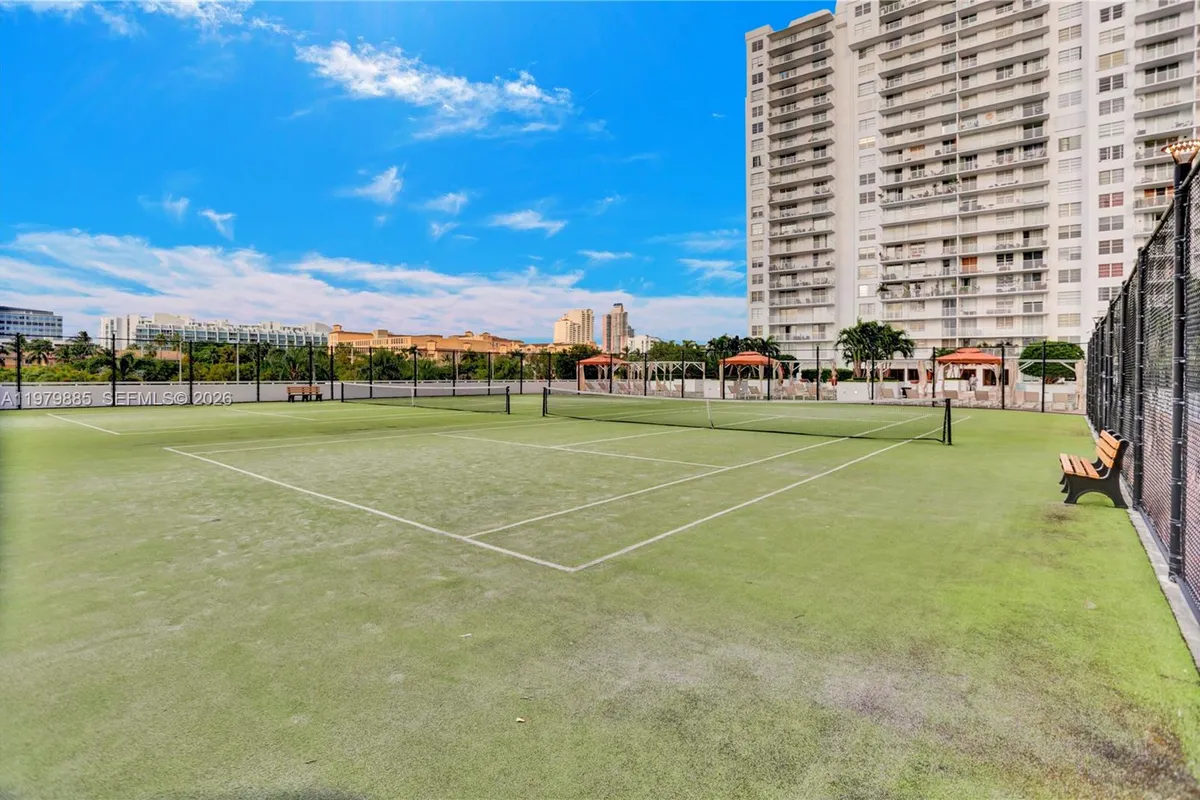 2801 NE 183rd St # 507W, Aventura FL 33160