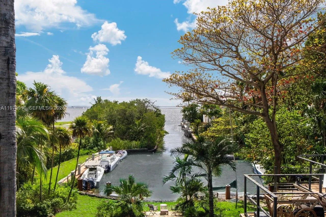 3373 Poinciana Ave, Miami FL 33133