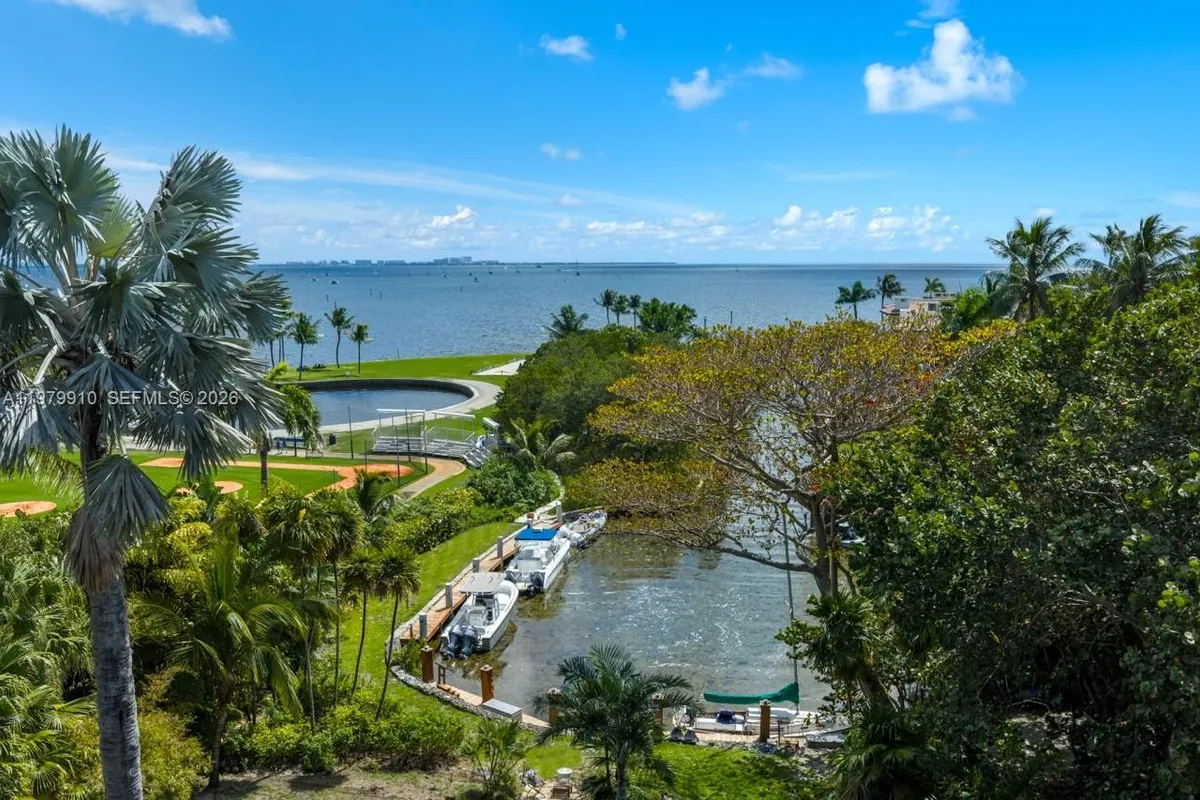 3373 Poinciana Ave, Miami FL 33133