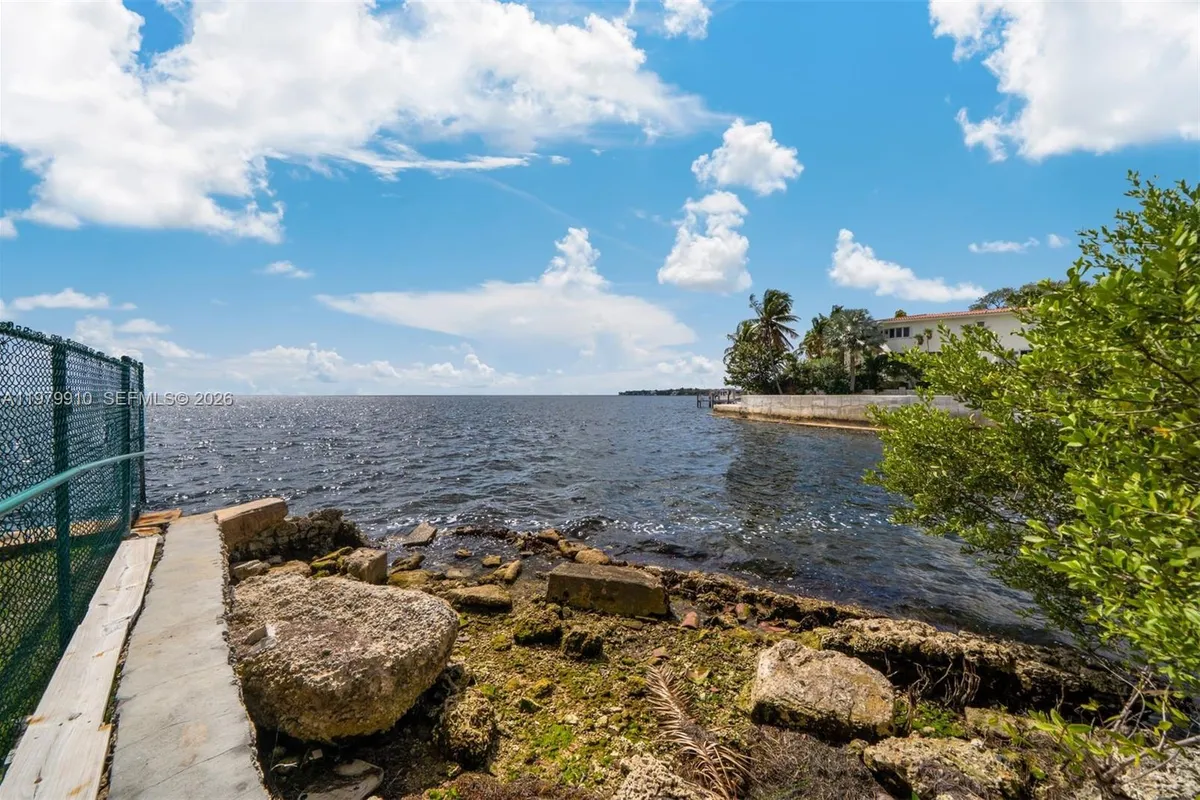 3373 Poinciana Ave, Miami FL 33133