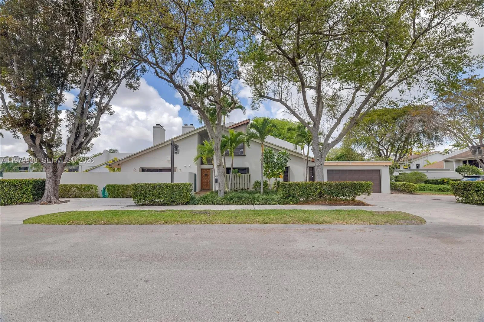 3 bedroom 3 bath for sale at 7010 SW 66th Ave # 25, South Miami FL 33143